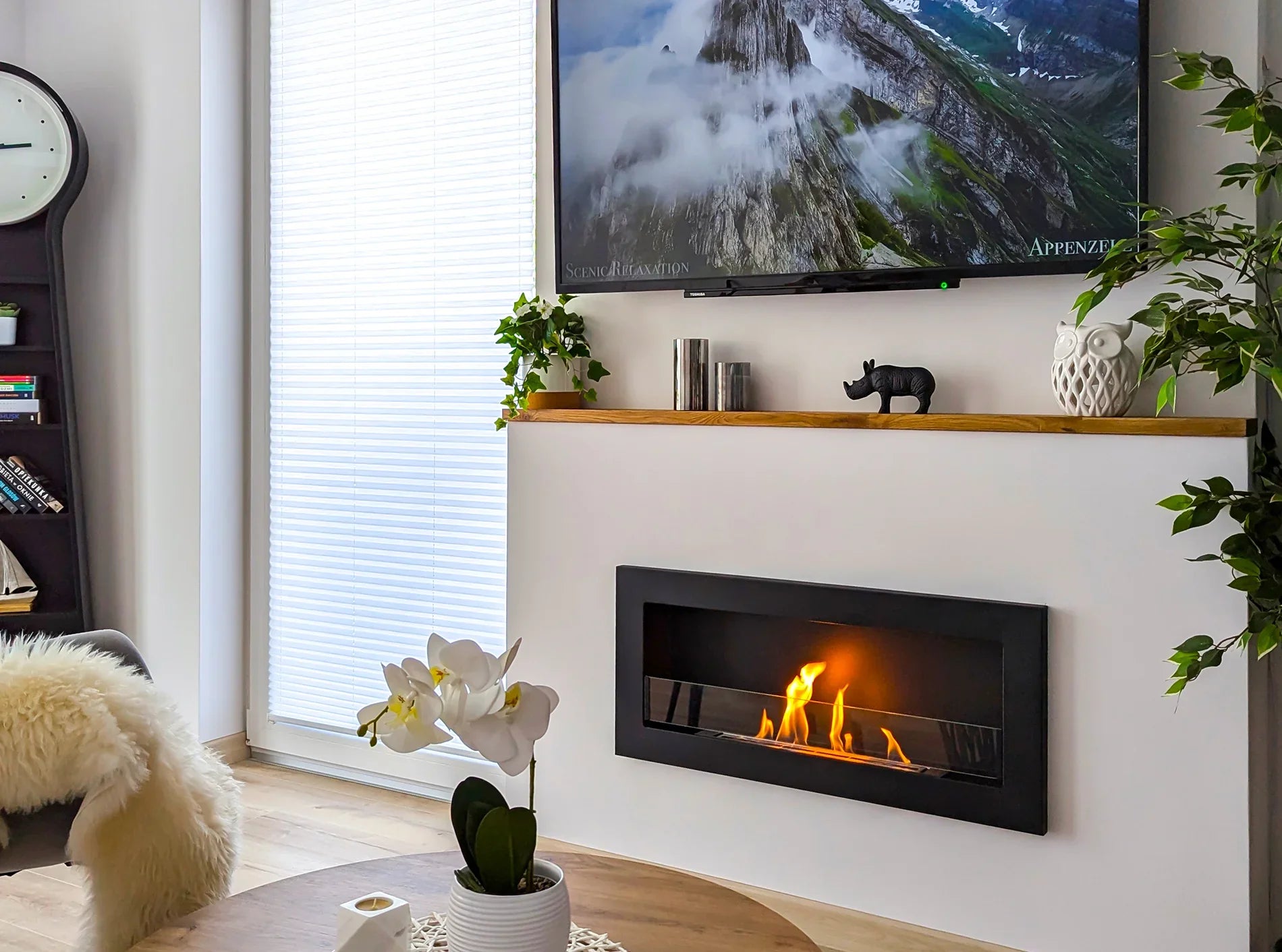 Biokominek wiszący 900 × 400 Slim czarny mat z szybą – drugie ujęcie producenta
