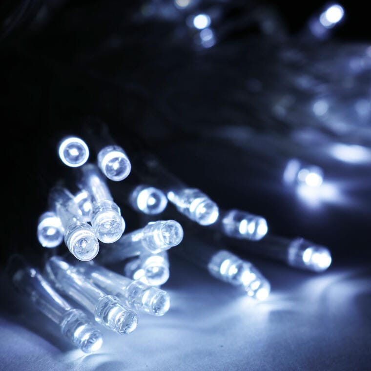 Lampki świąteczne 50 LED zimna biel na baterie, oryginalna fotografia