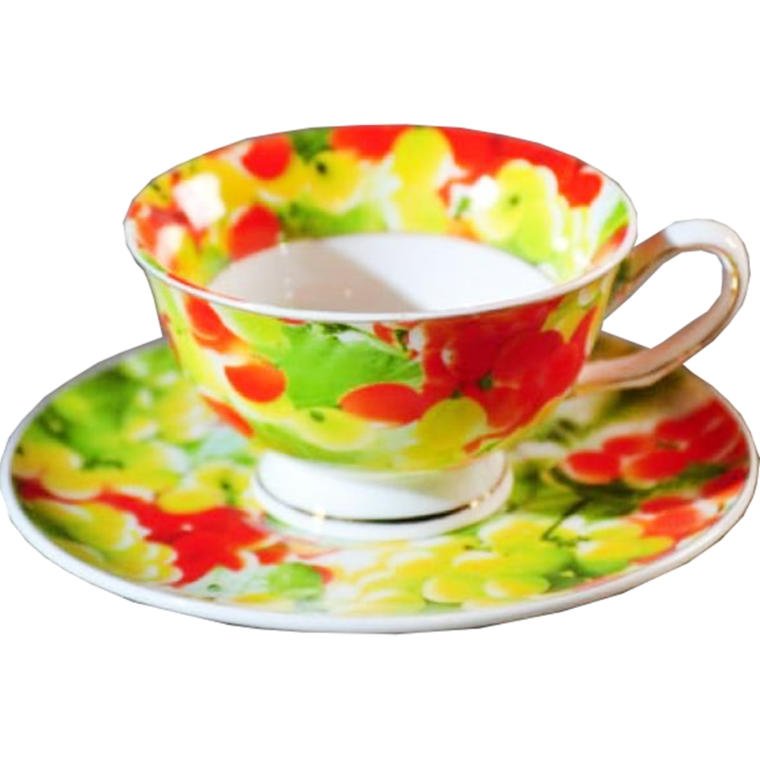 Kwiatowa filiżanka i spodek Goliat SER/2/4 — ujęcie dekoru porcelany