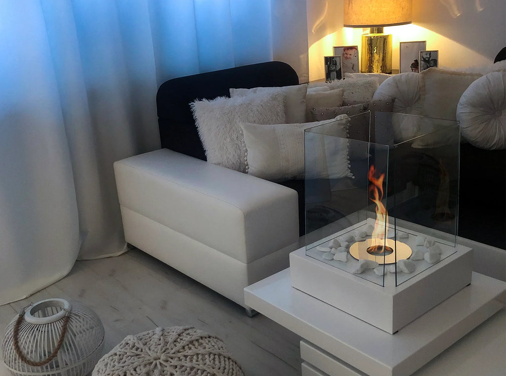 Biokominek wolnostojący Sunset Garden biały – aranżacja producenta